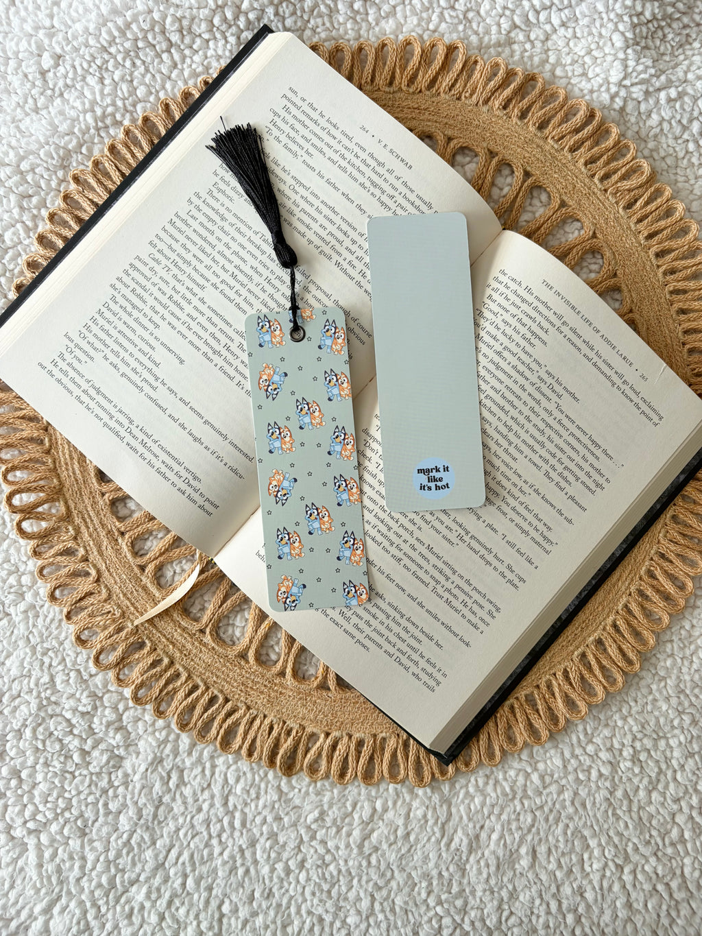 two dogs bookmark