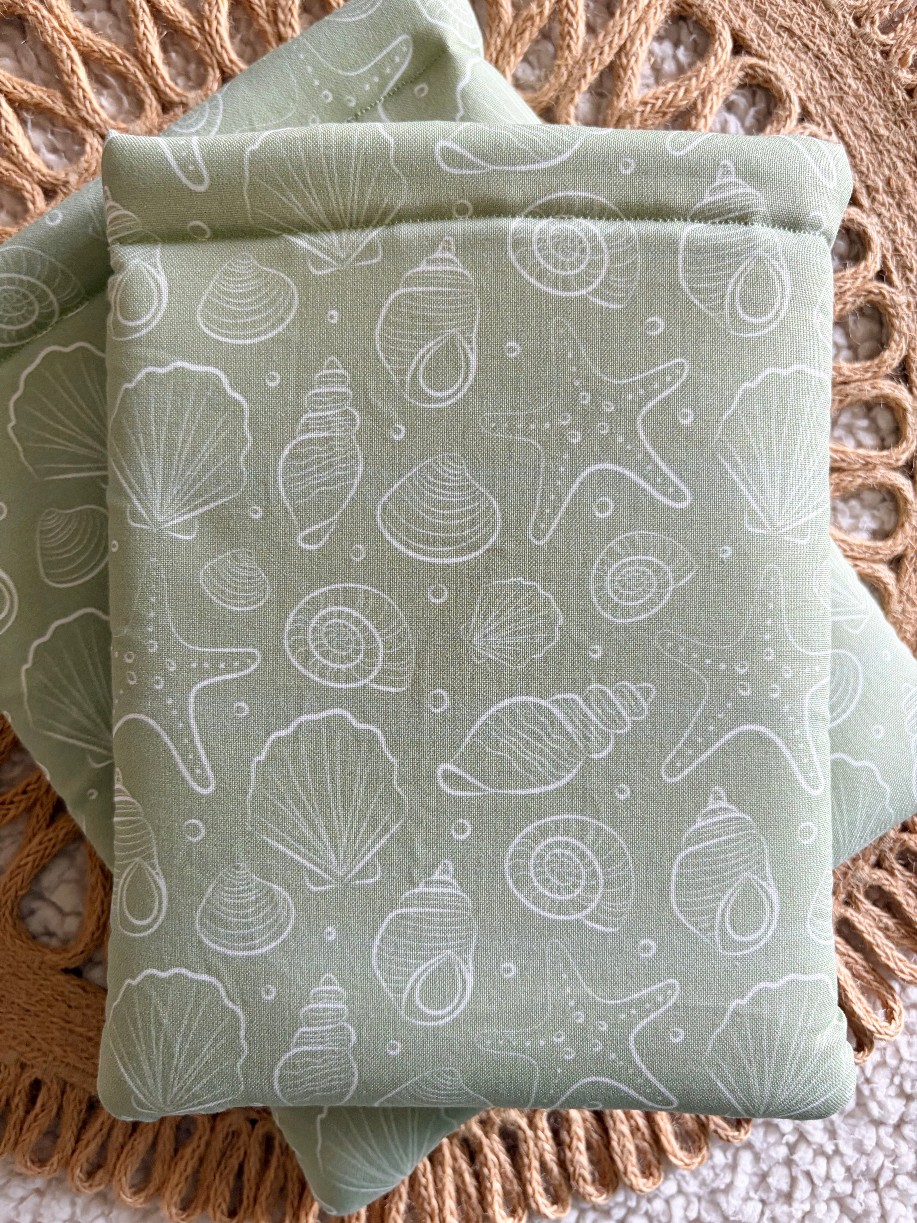 green shells book & kindle sleeve