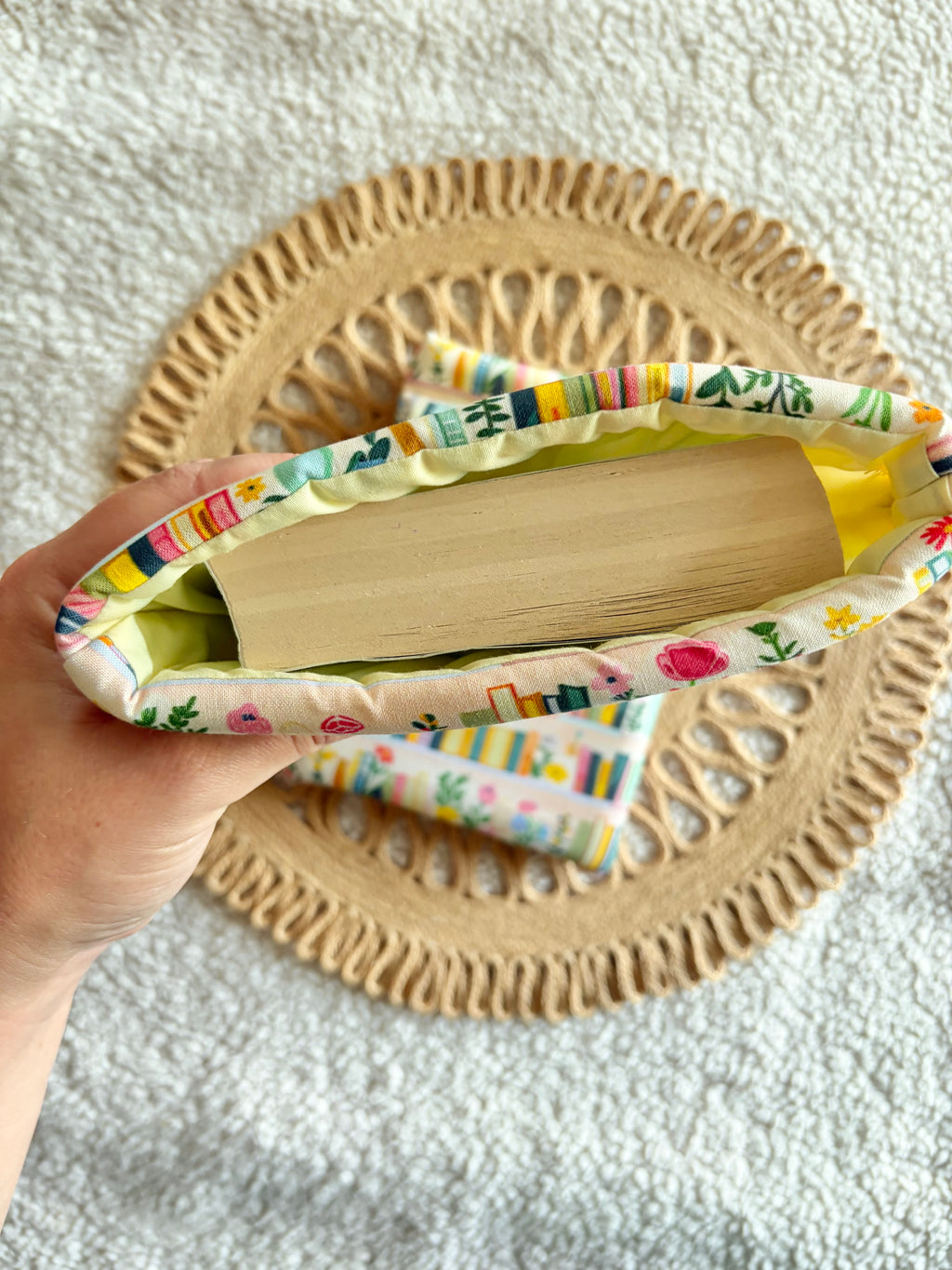 summer bookshelf book & kindle sleeve