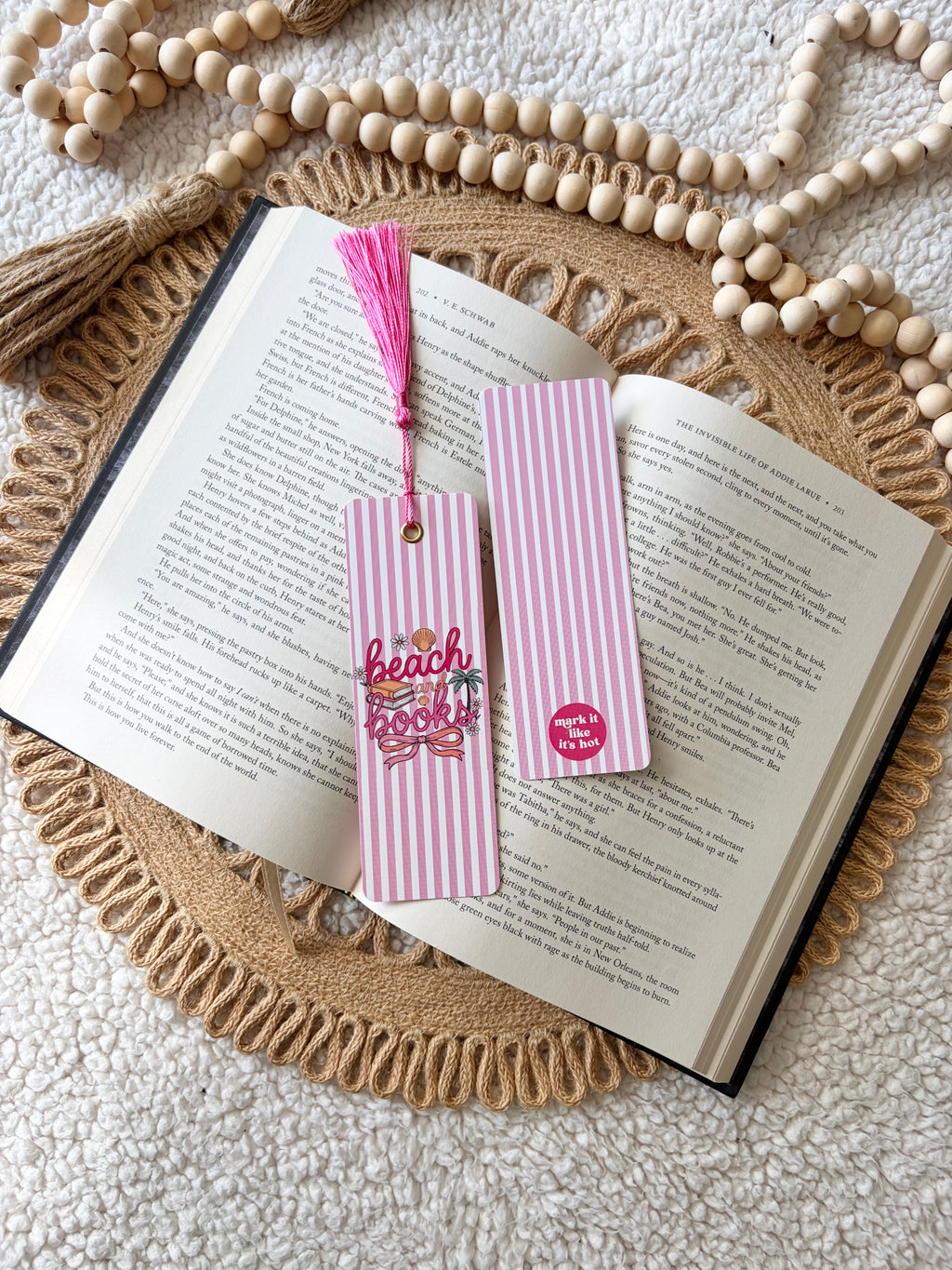 beach & books bookmark