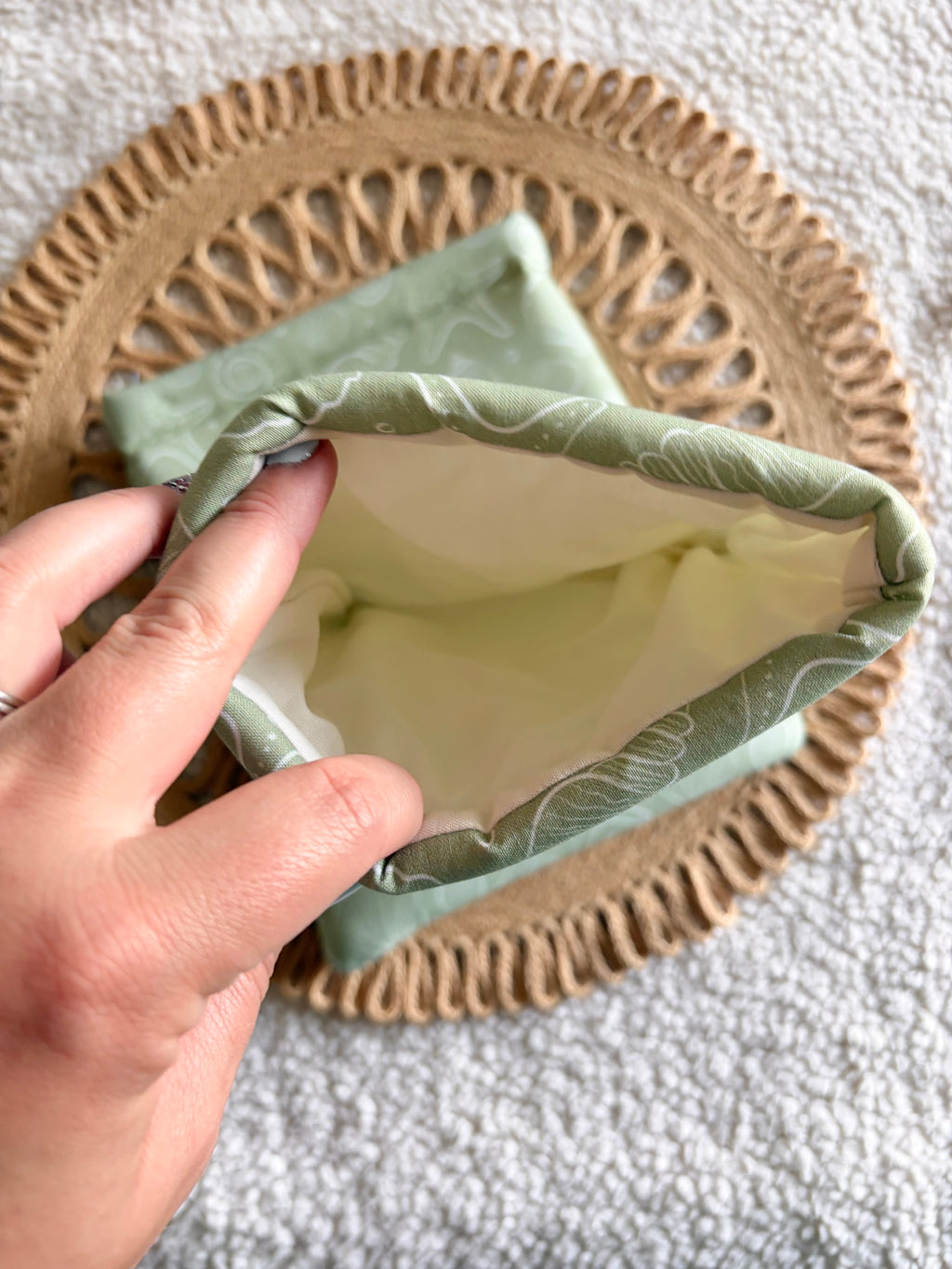green shells book & kindle sleeve