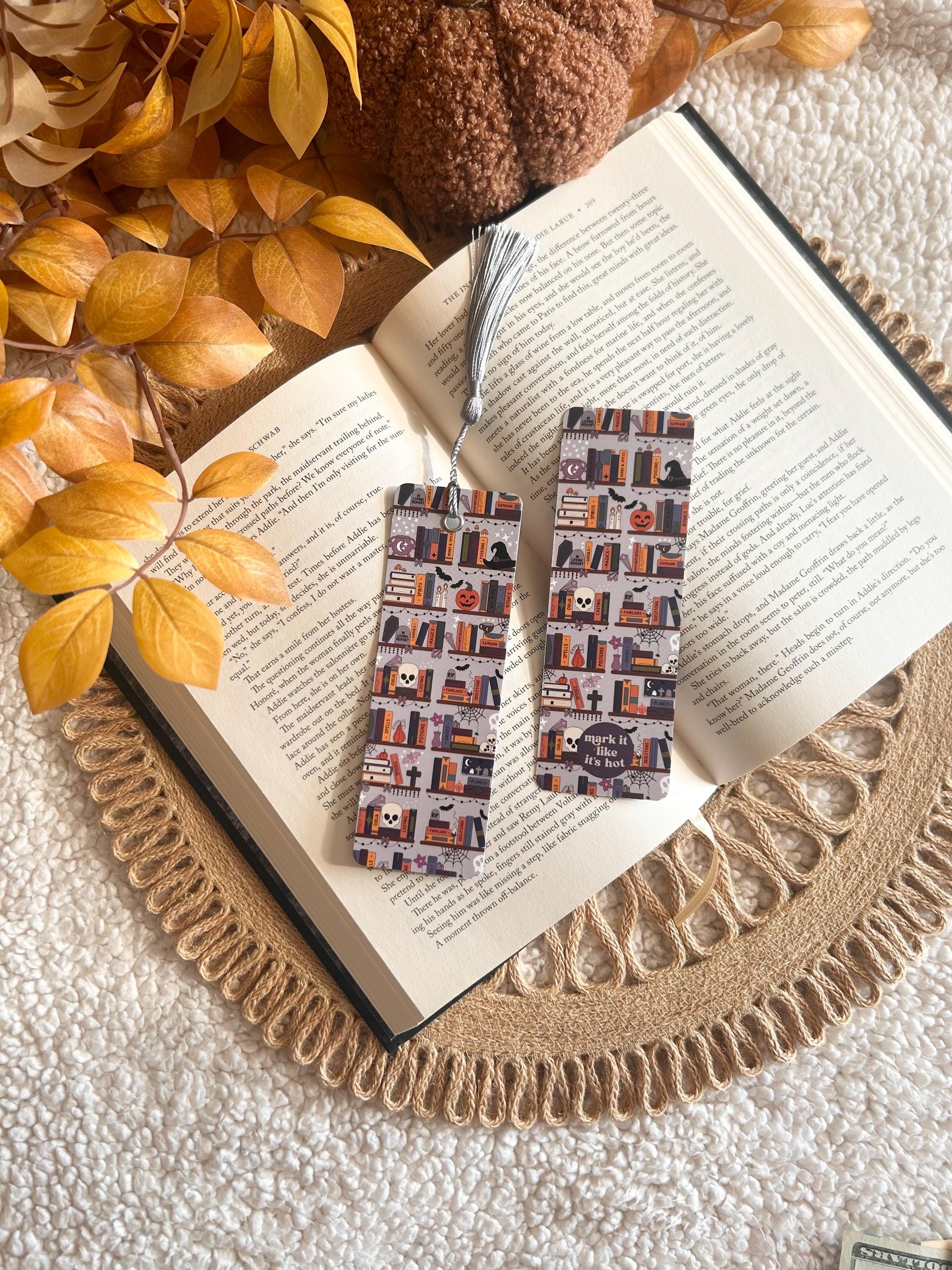 halloween bookshelf bookmark