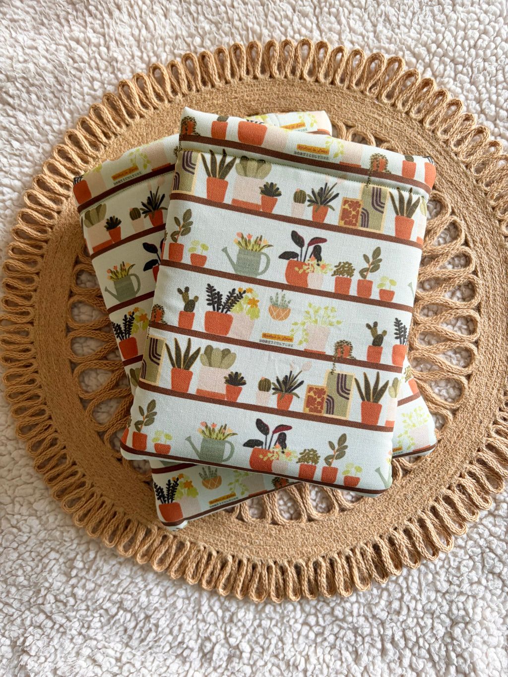 plant shelf book & kindle sleeve