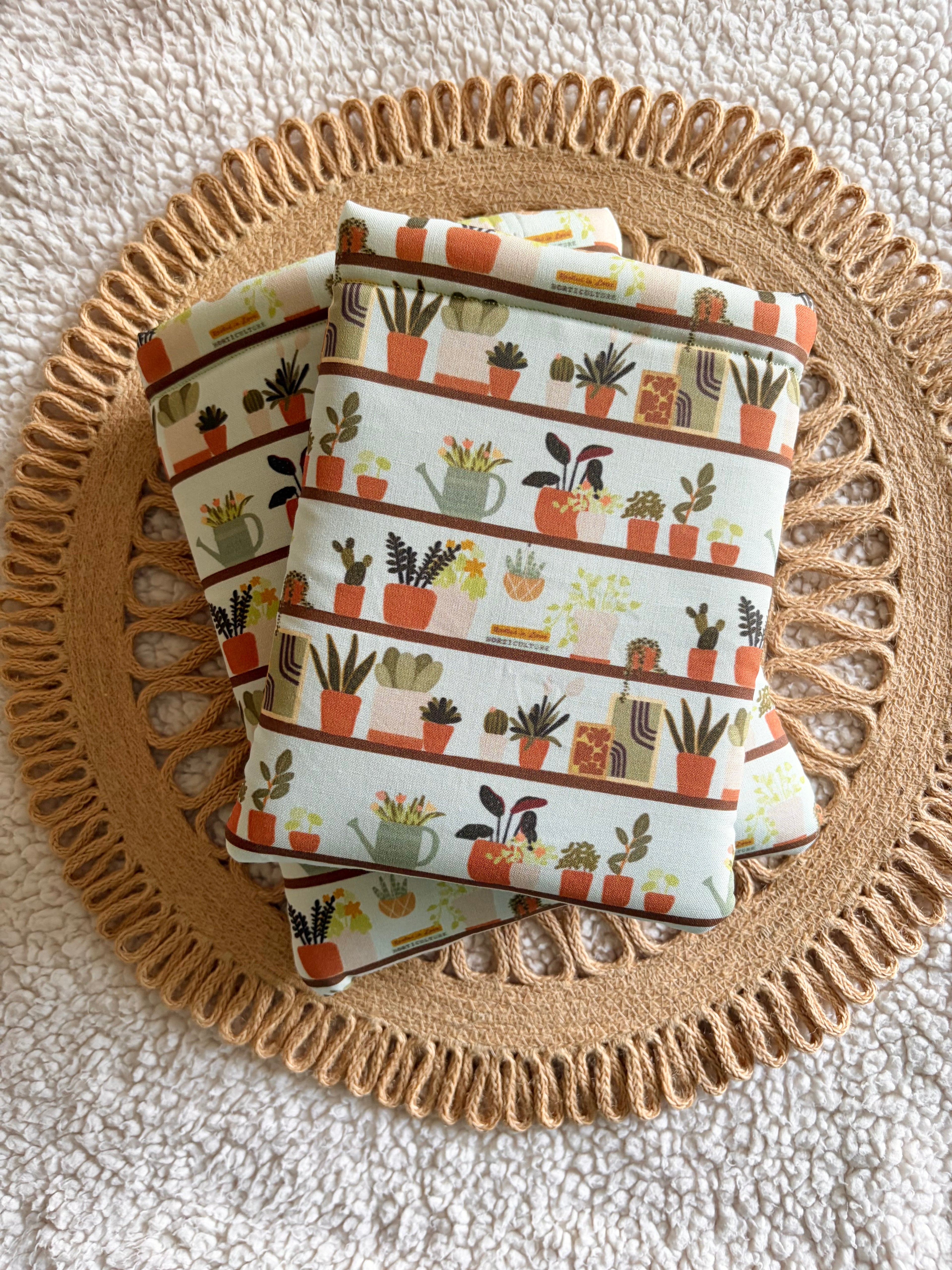 plant shelf book & kindle sleeve