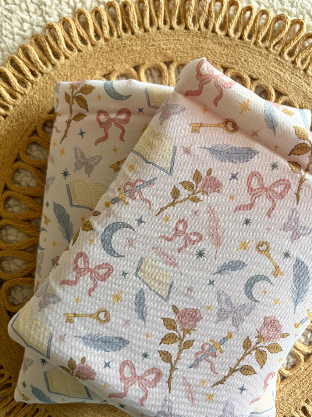 romantasy book & kindle sleeve