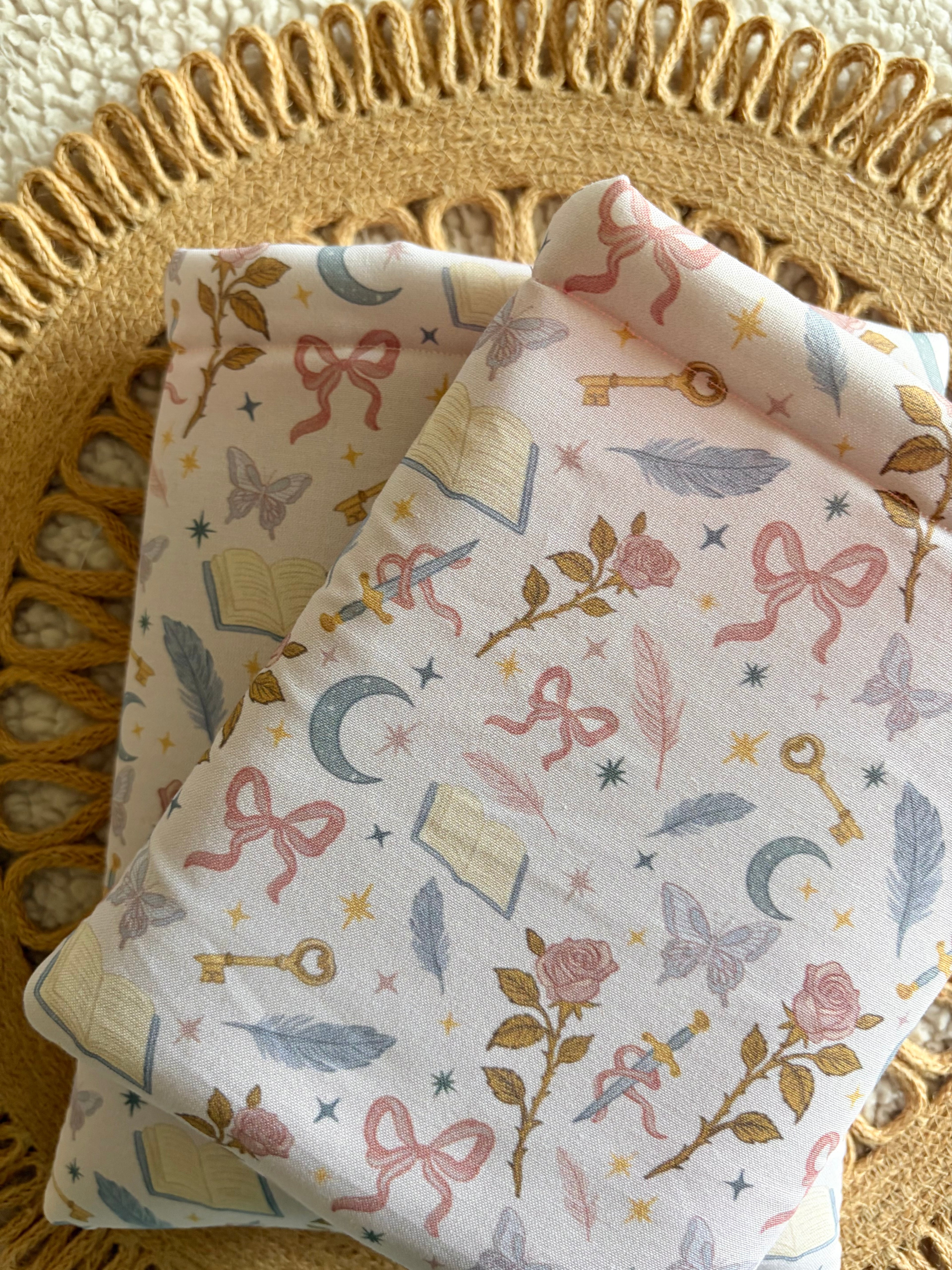 romantasy book & kindle sleeve