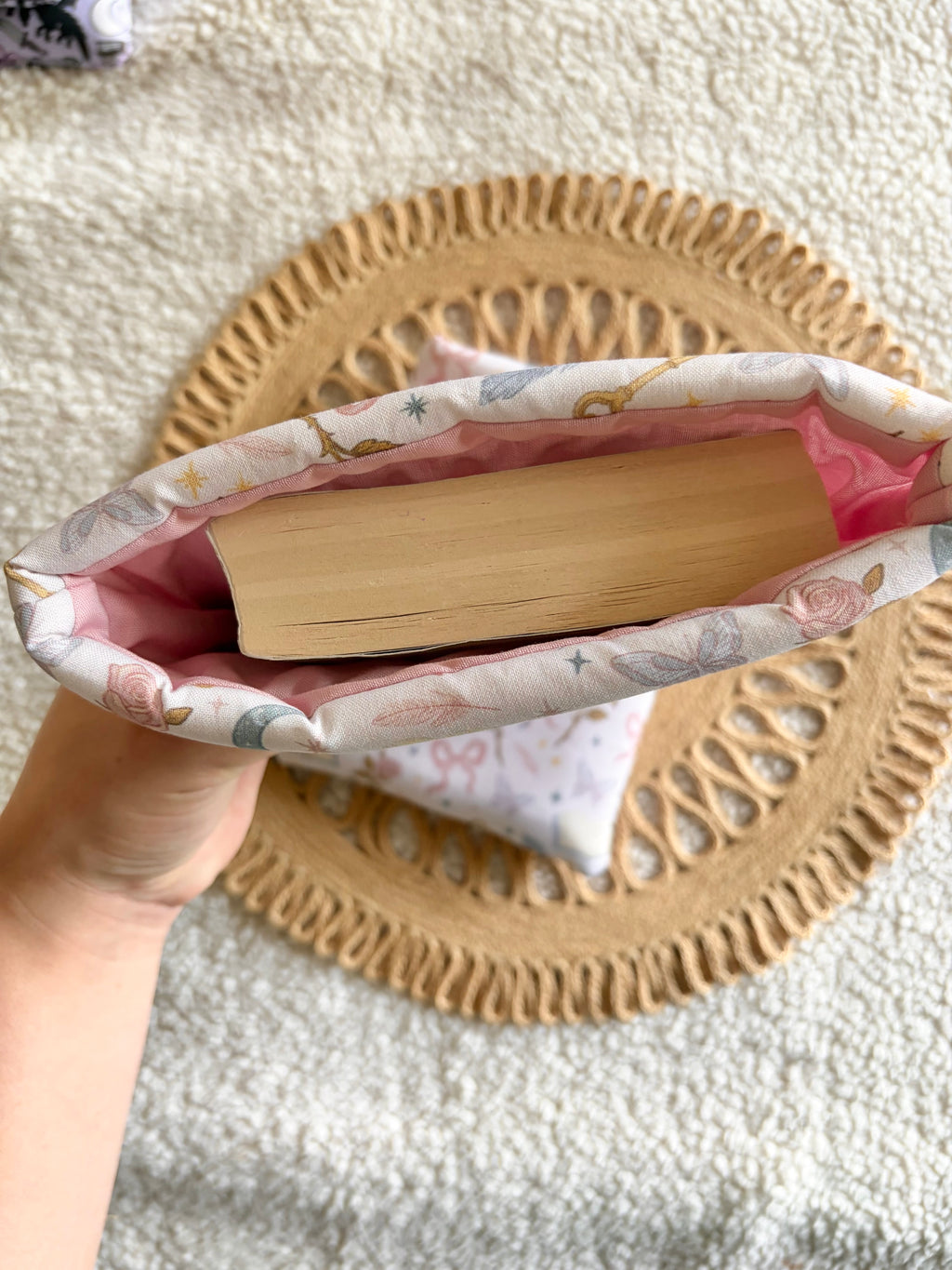 romantasy book & kindle sleeve