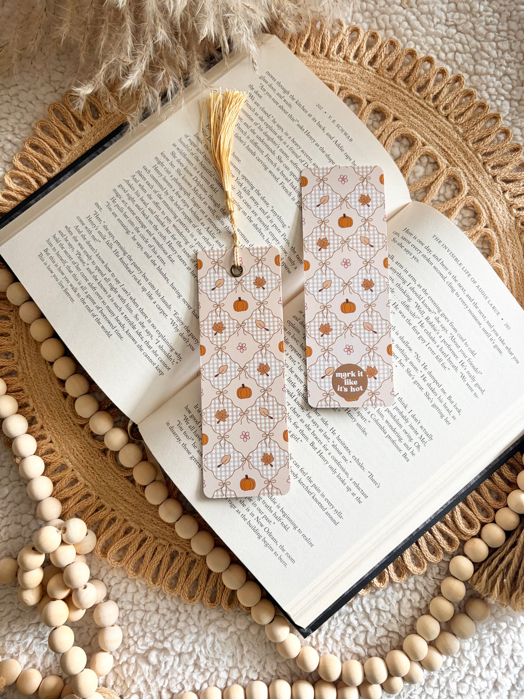 autumn reads bookmark