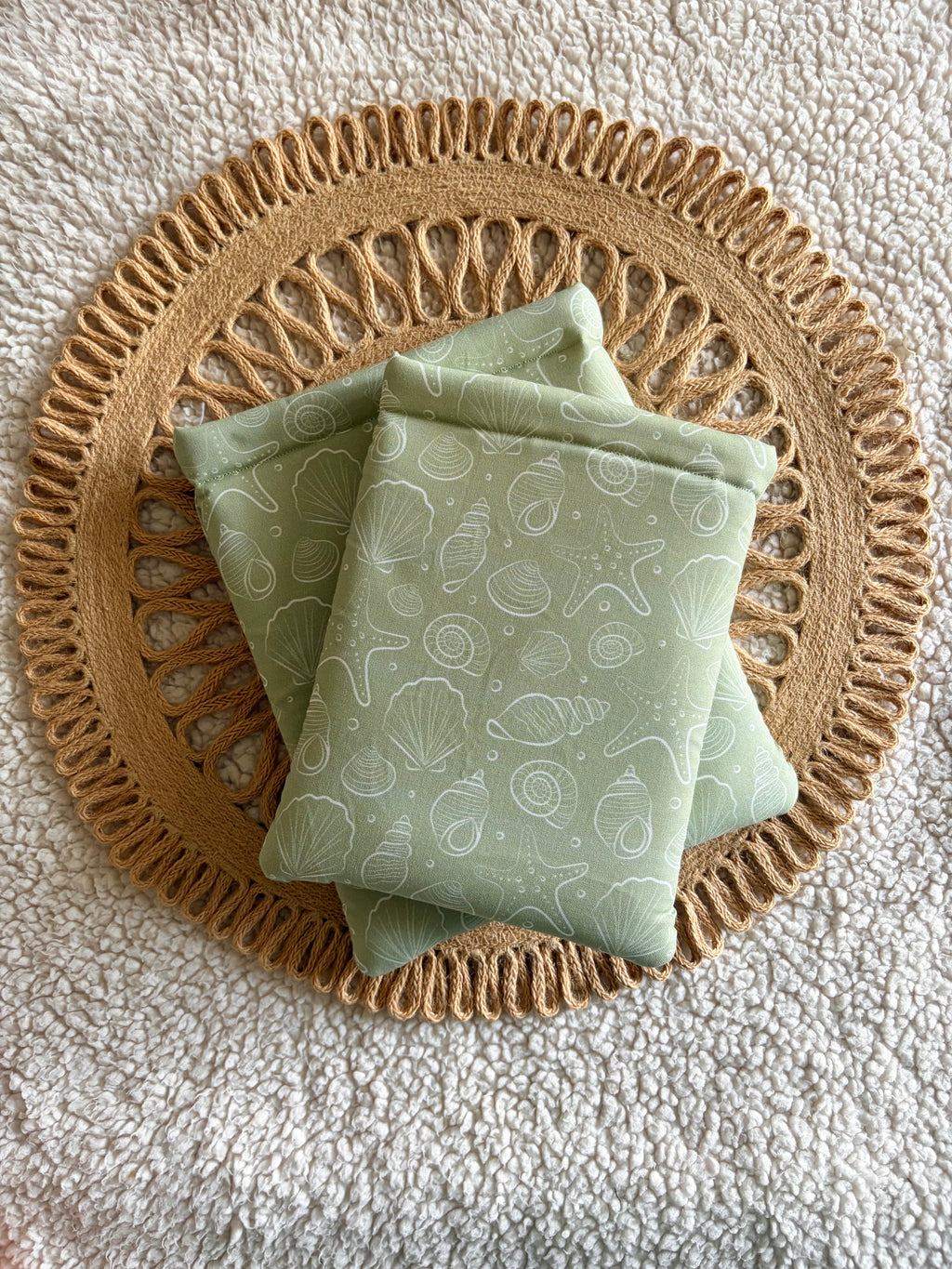 green shells book & kindle sleeve