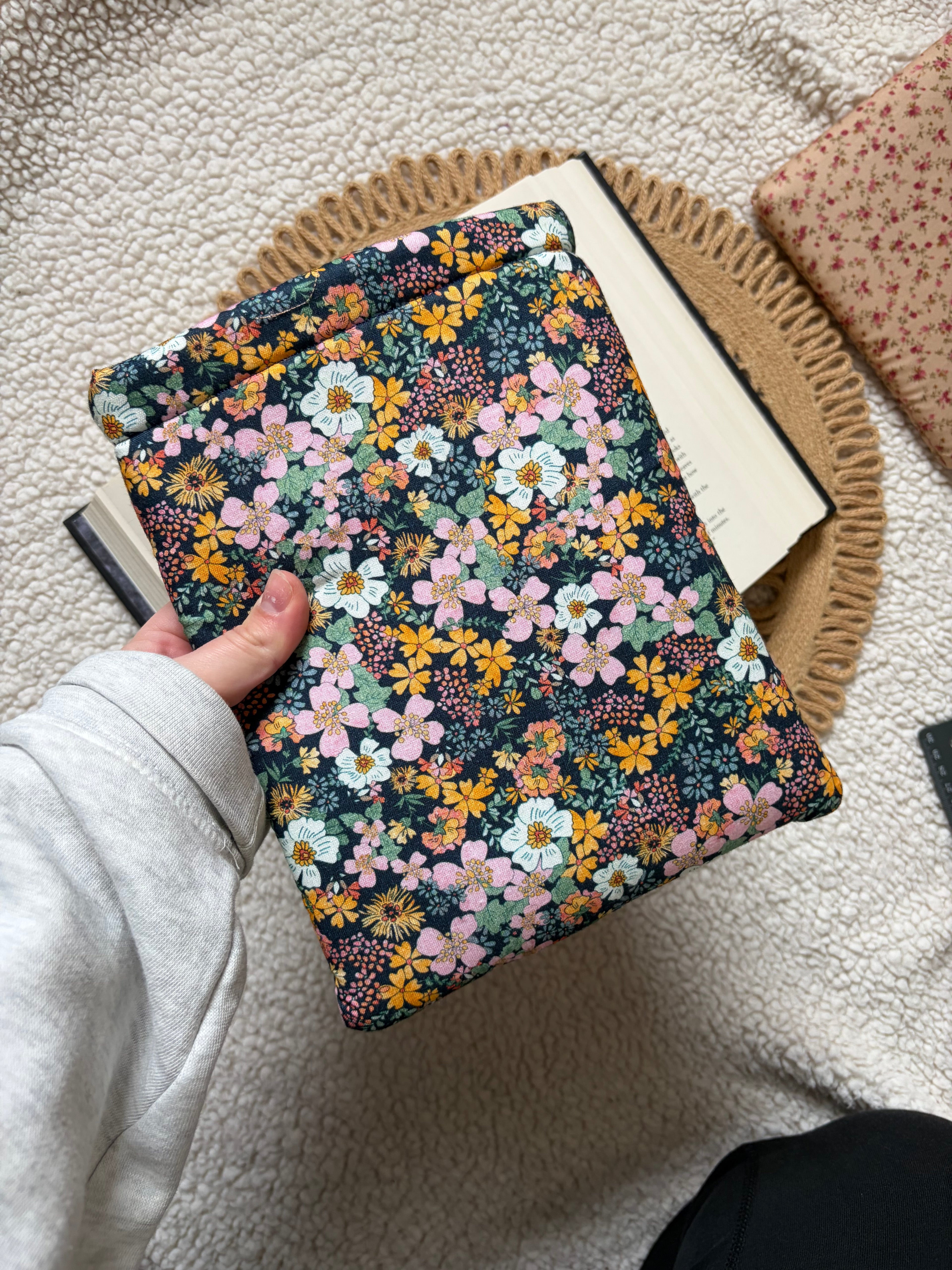 blooming reads book & kindle sleeve