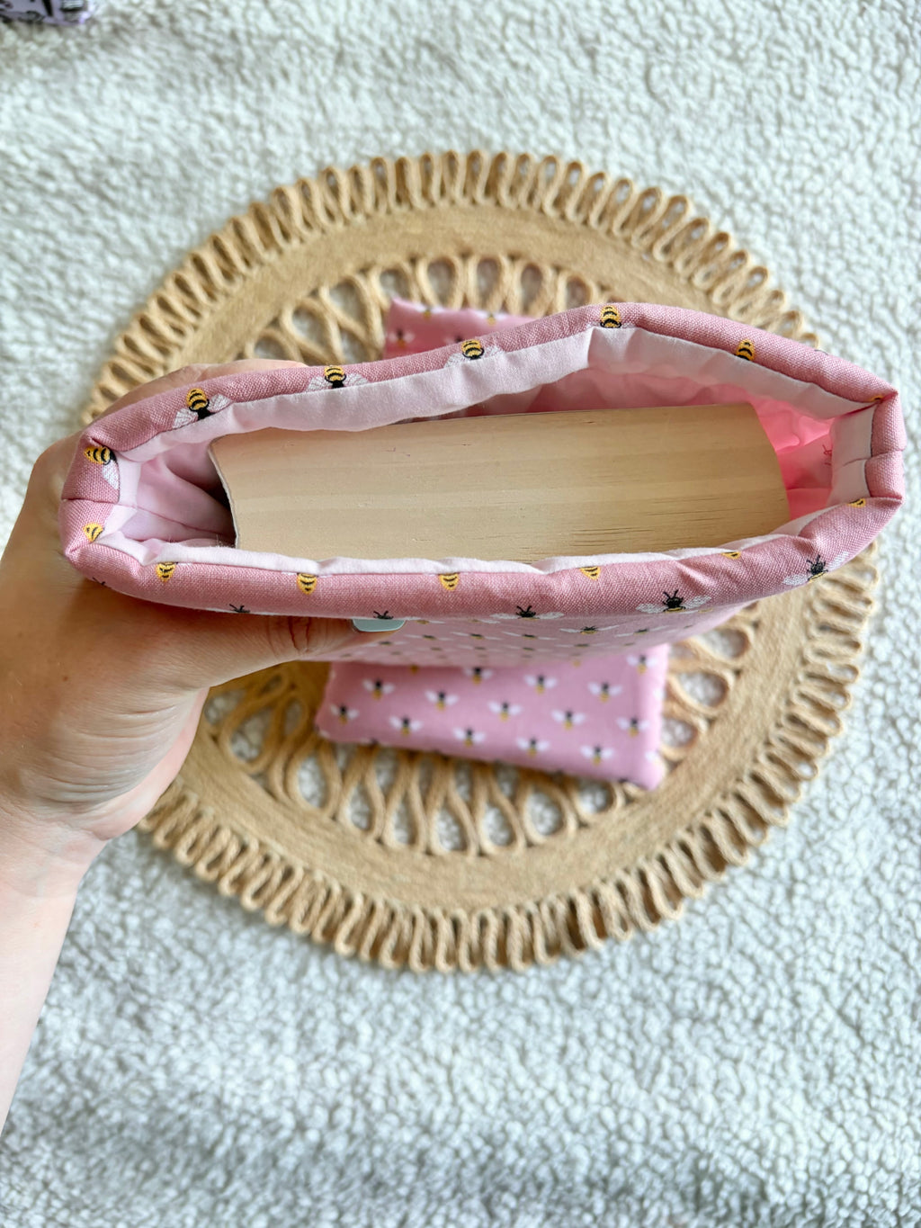 bee book & kindle sleeve