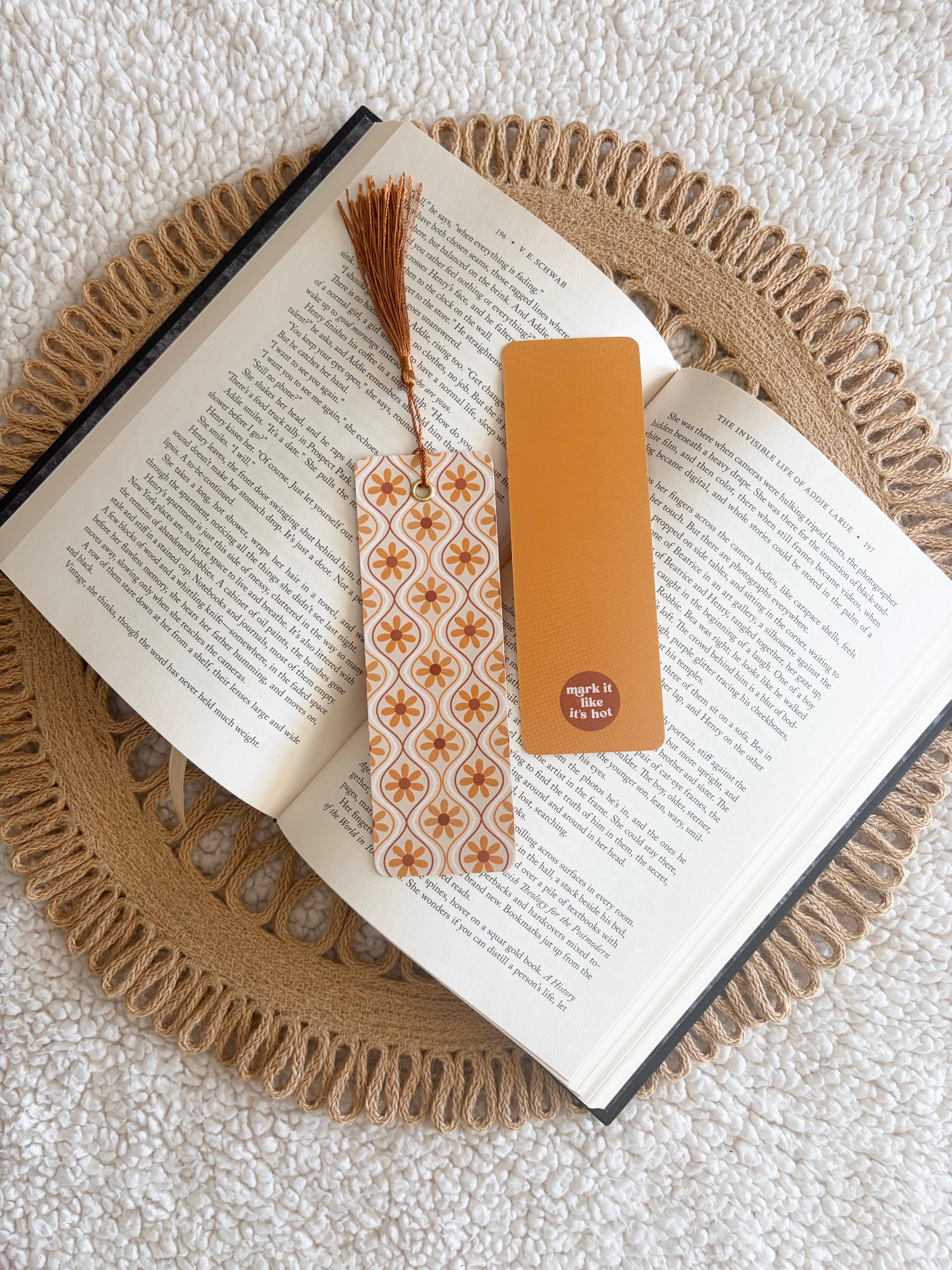 yellow daisy bookmark