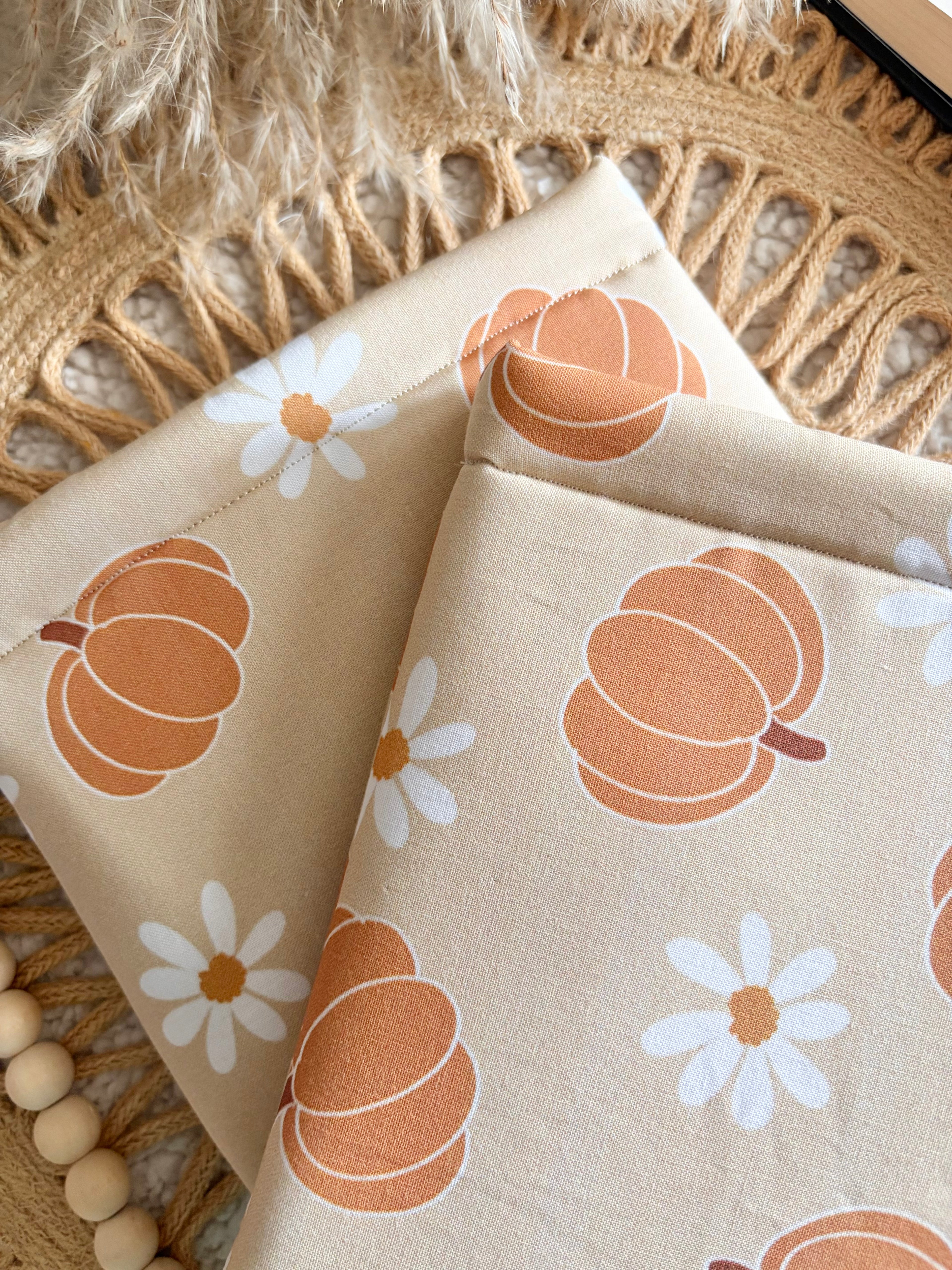 pumpkin and daisy book & kindle sleeve