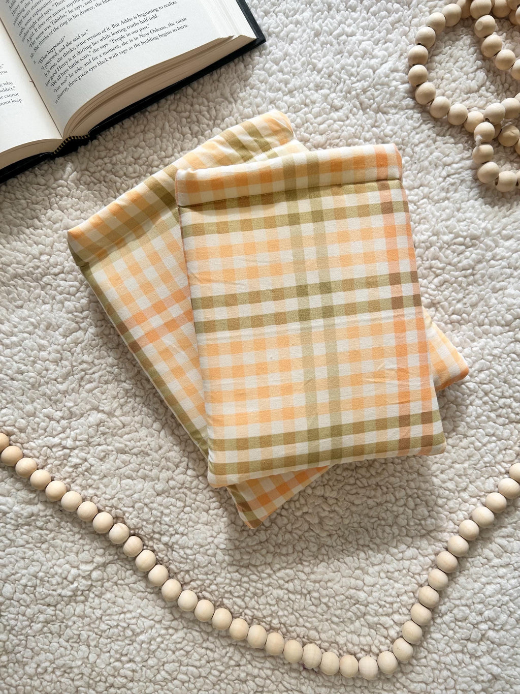spring gingham book & kindle sleeve