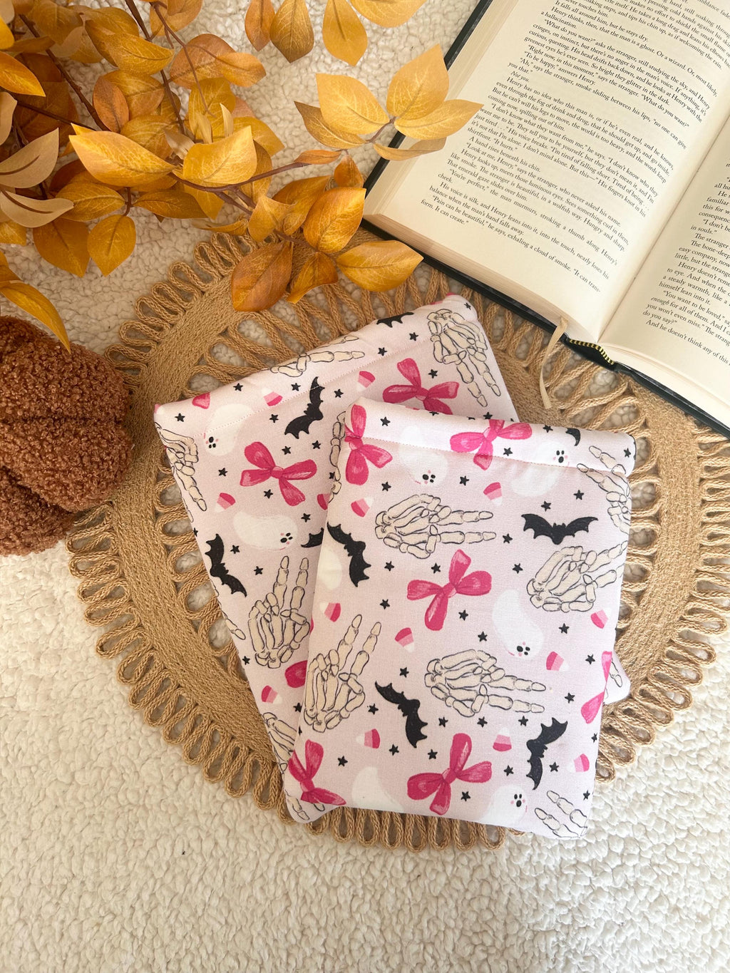 girly halloween book & kindle sleeve