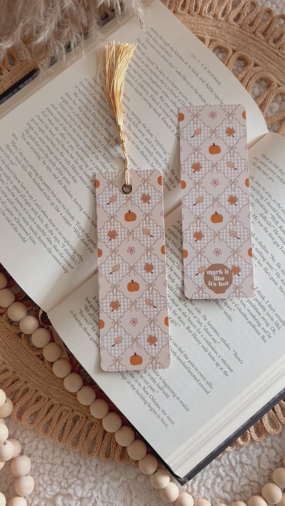 autumn reads bookmark