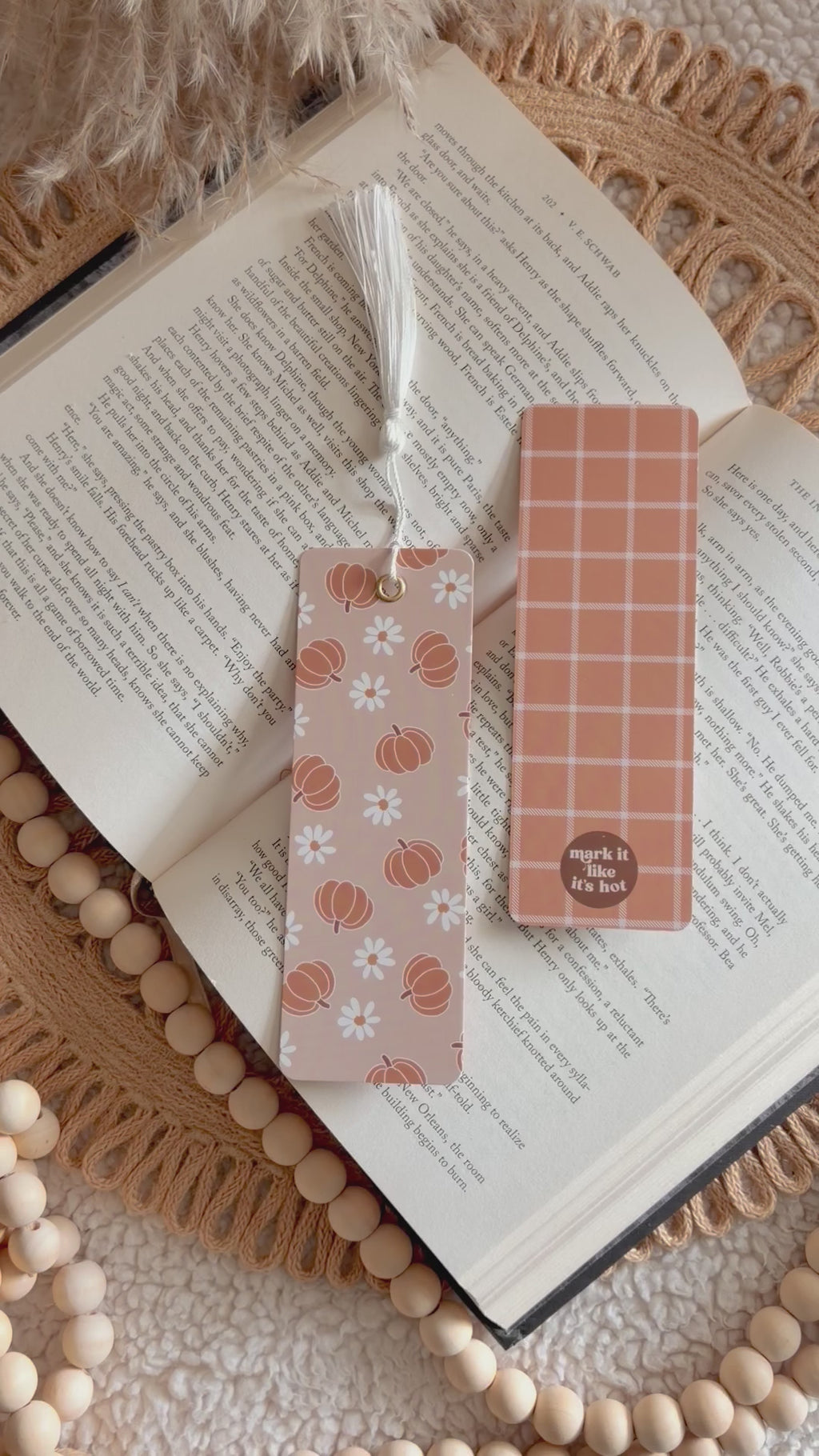 pumpkin & daisy bookmark