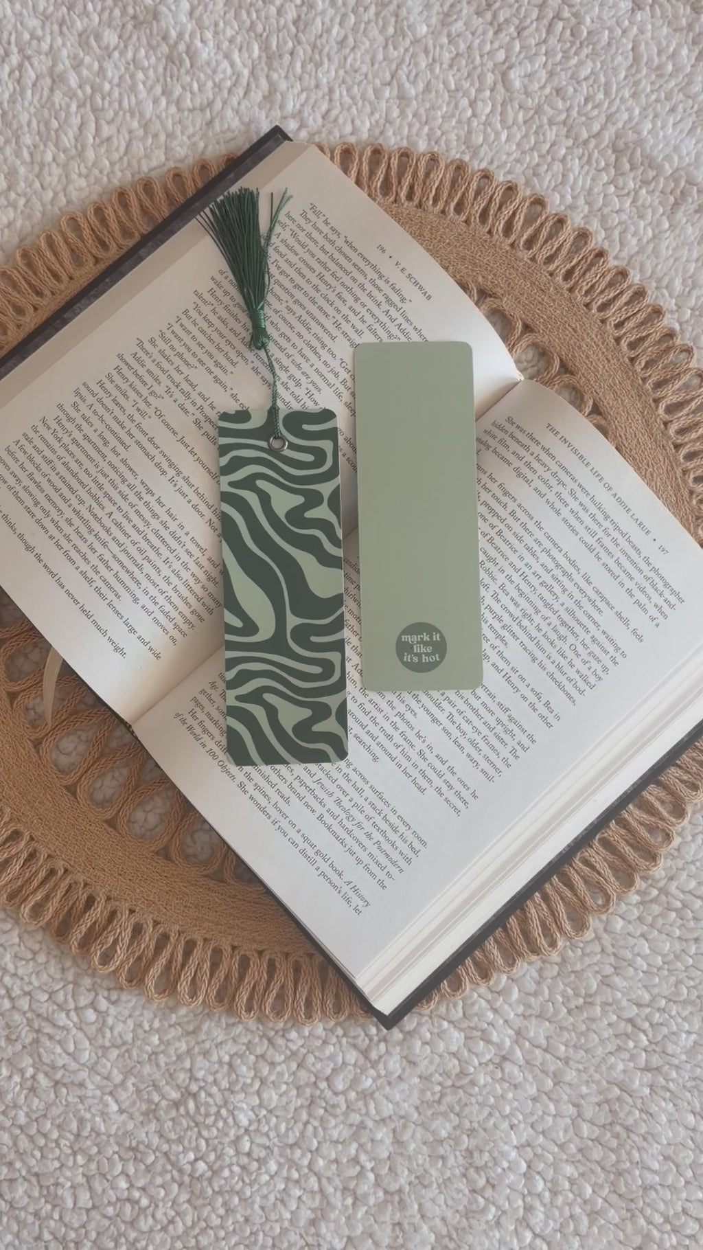 groovy green bookmark