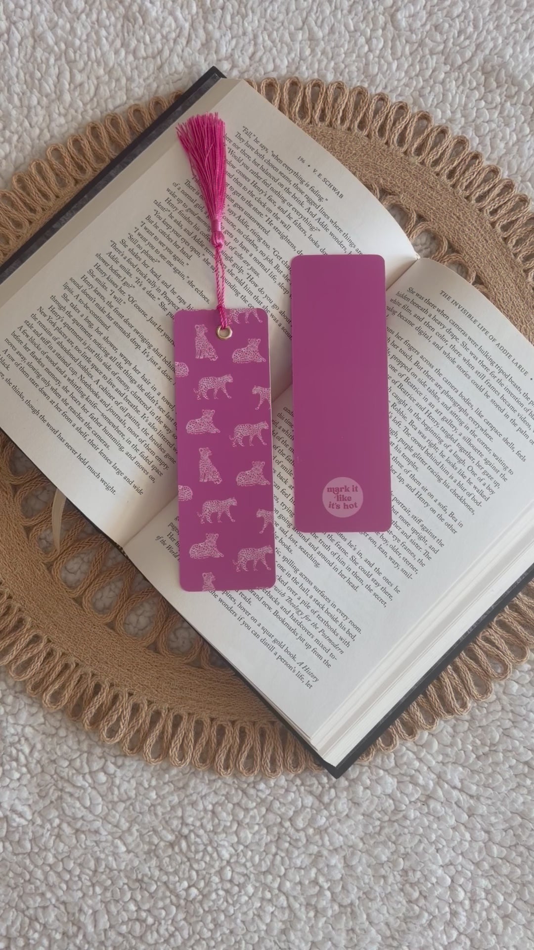 purrrrfect reads bookmark