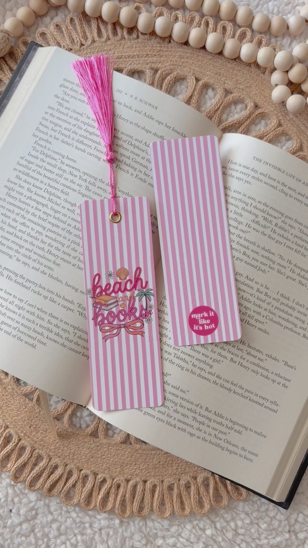 beach & books bookmark