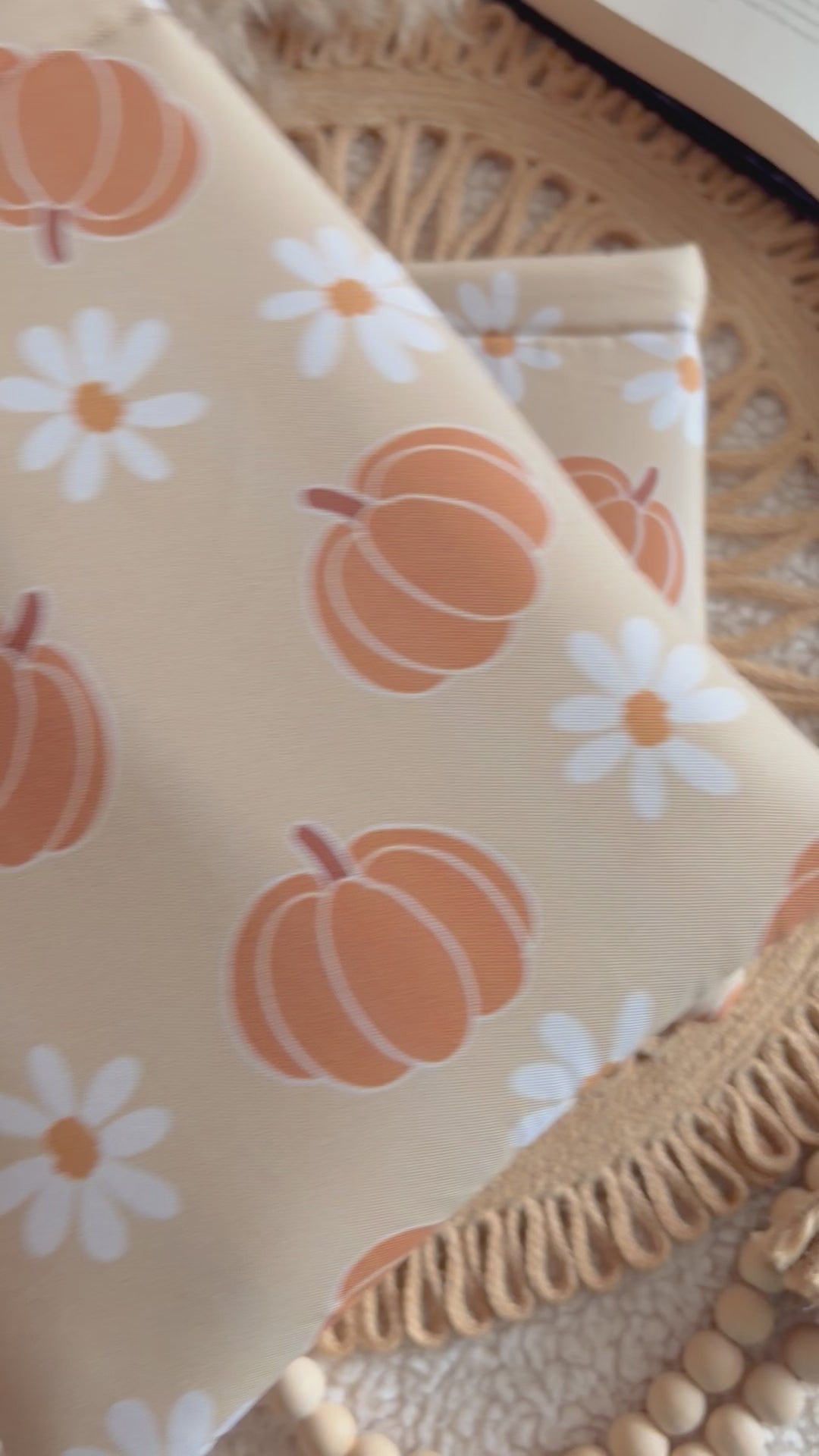 pumpkin and daisy book & kindle sleeve